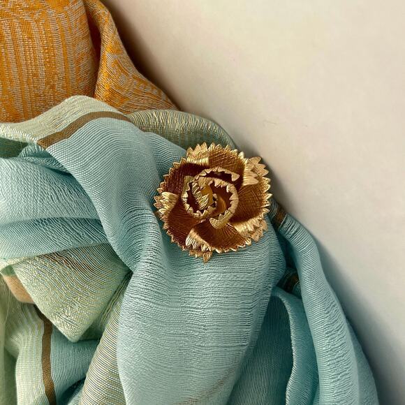 Vintage 12K Gold Filled TK Textured Flower Brooch 1960s Mid Century Sharp Edges - Picture 6 of 8